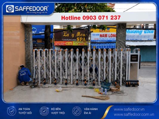 cổng xếp hợp kim nhôm